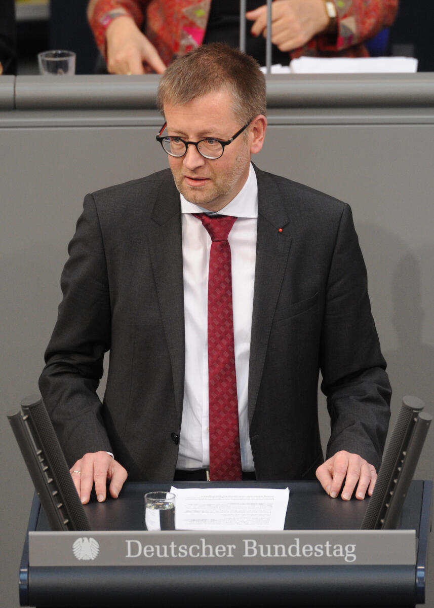 Burkhard Blienert, SPD, Bundestagsabgeordneter, Abgeordneter, Mitglied Deutscher Bundestag, MdB, Rede, 212. Sitzung, Top 4, Thema: Änderung betäubungsmittelrechtlicher Vorschriften, Redner 6.; Rednerpult. Blienert, Burkhard Burkhard Blienert, SPD, Bundestagsabgeordneter, Abgeordneter, Mitglied Deutscher Bundestag, MdB, Rede, 212. Sitzung, Top 4, Thema: Änderung betäubungsmittelrechtlicher Vorschriften, Redner 6.; Rednerpult.