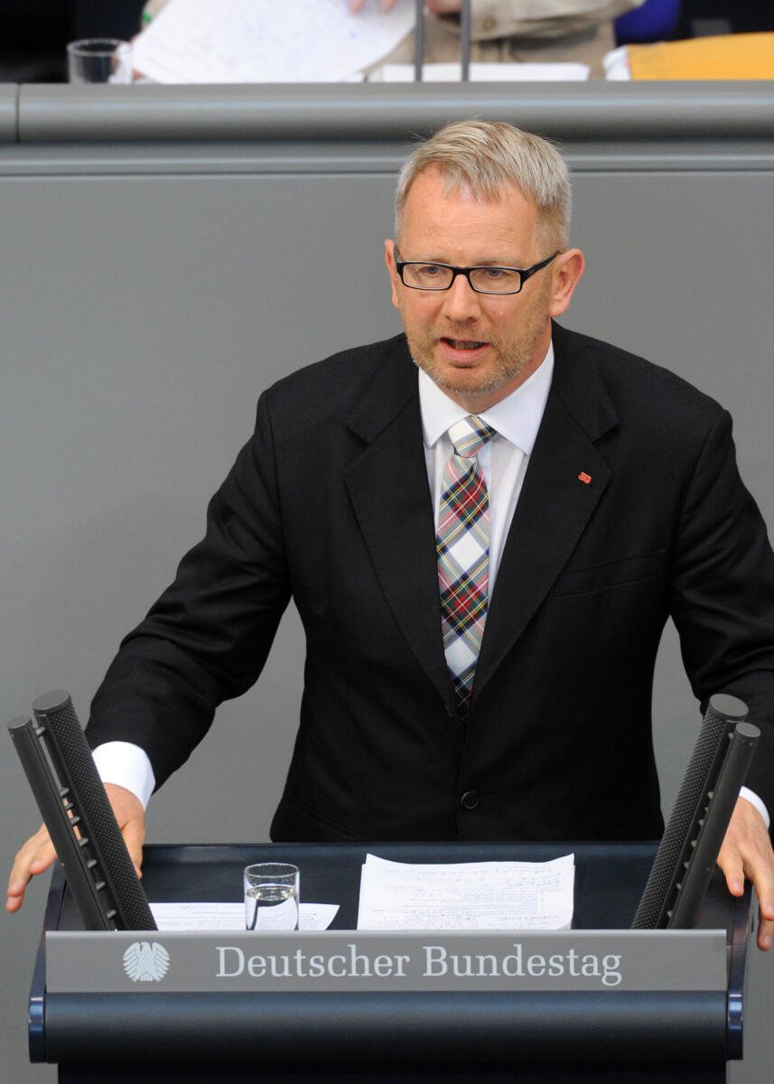 Kahrs, Johannes Johannes Kahrs, SPD, Bundestagsabgeordneter, Abgeordneter, Mitglied Deutscher Bundestag, MdB, Rede,; 237. Sitzung, Top 9, Thema: Neuregelung des bundesstaatlichen Finanzausgleichs, Redner 15.; Rednerpult.