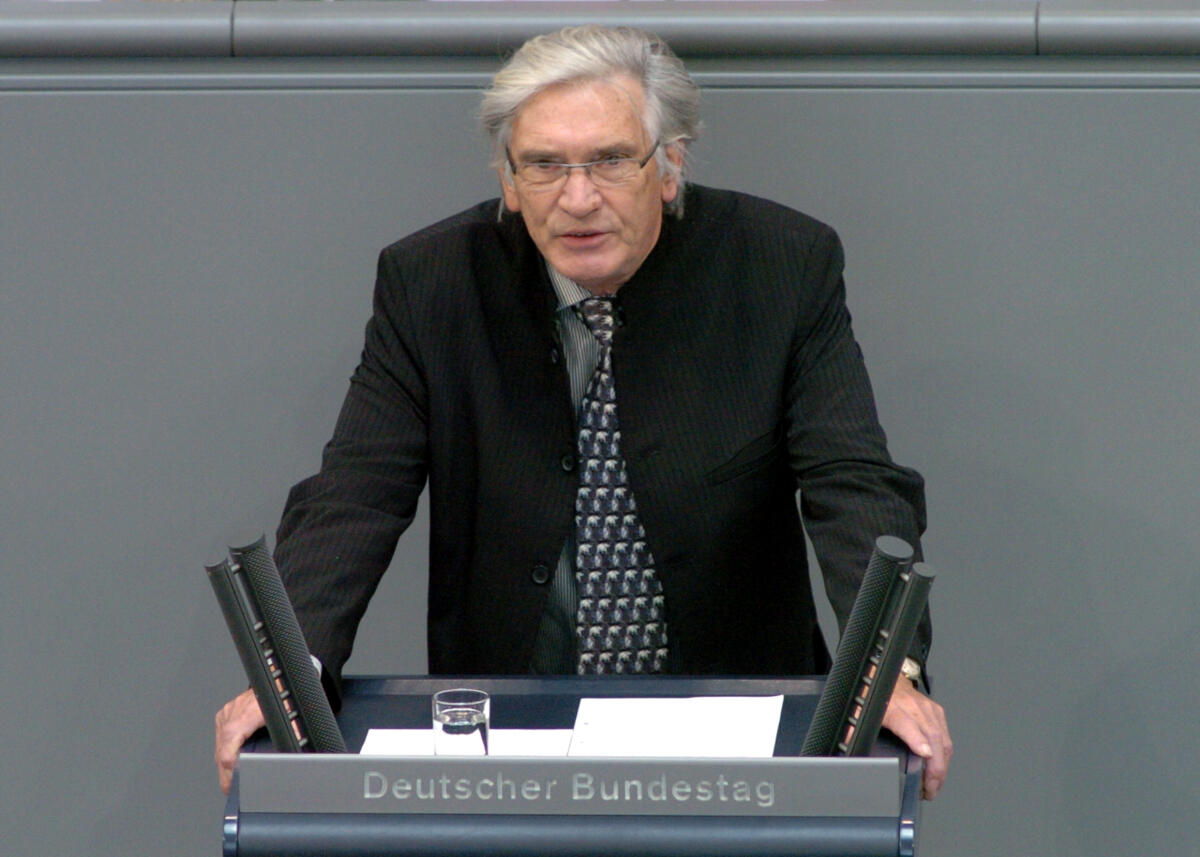Dr. Konrad Schily, FDP, Bundestagsabgeordneter, Abgeordneter, Mitglied des Deutschen Bundestages, MdB, Rede, Deutscher Bundestag, 100. Sitzung, TOP 5, Thema: Gendiagnostikgesetz.; Rednerpult. Schily, Konrad Dr. Konrad Schily, FDP, Bundestagsabgeordneter, Abgeordneter, Mitglied des Deutschen Bundestages, MdB, Rede, Deutscher Bundestag, 100. Sitzung, TOP 5, Thema: Gendiagnostikgesetz.; Rednerpult.