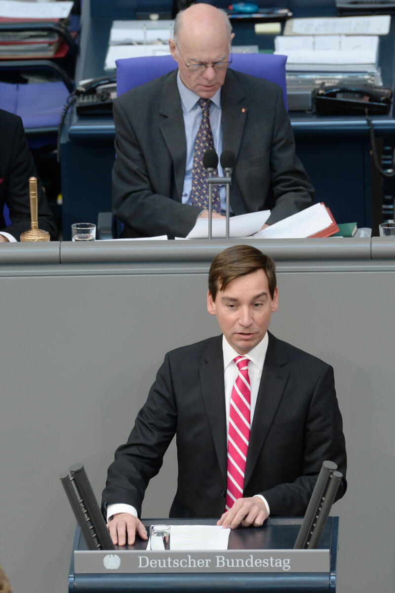 Sebastian Hartmann, SPD, Bundestagsabgeordneter, Abgeordneter, Mitglied Deutscher Bundestag, MdB, Rede, 88. Sitzung, Top 3, Thema: Pkw-Maut, Vorsitz: Bundestagspräsident Prof. Dr. Norbert Lammert, CDU/CSU.; Rednerpult. Hartmann, Sebastian; Lammert, Norbert Sebastian Hartmann, SPD, Bundestagsabgeordneter, Abgeordneter, Mitglied Deutscher Bundestag, MdB, Rede, 88. Sitzung, Top 3, Thema: Pkw-Maut, Vorsitz: Bundestagspräsident Prof. Dr. Norbert Lammert, CDU/CSU.; Rednerpult.