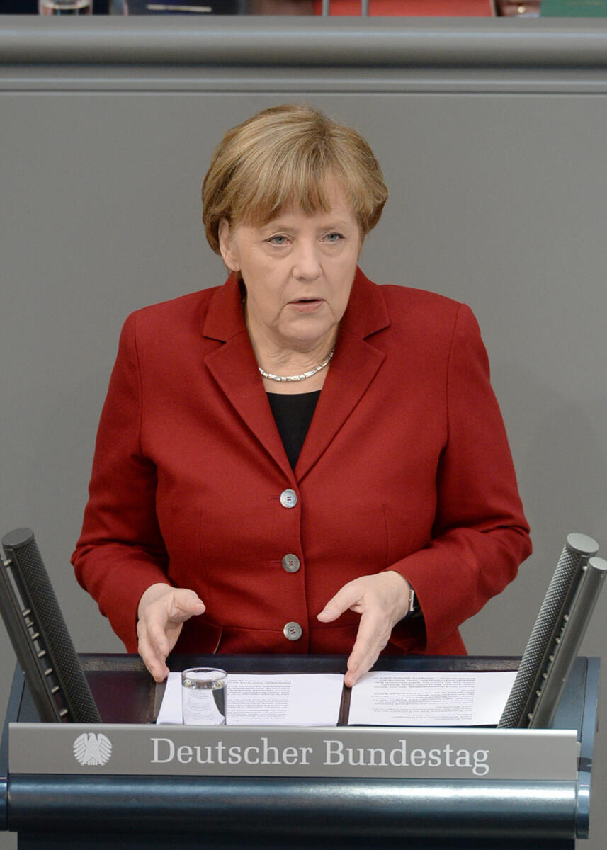 Merkel, Angela Dr. Angela Merkel, Bundeskanzlerin, CDU/CSU, Bundestagsabgeordnete, Abgeordnete, Mitglied Deutscher Bundestag, MdB, Rede, 94. Sitzung, Top 4, Thema: Regierungserklärung zum Europäischen Rat, Redner 1.; Rednerpult.