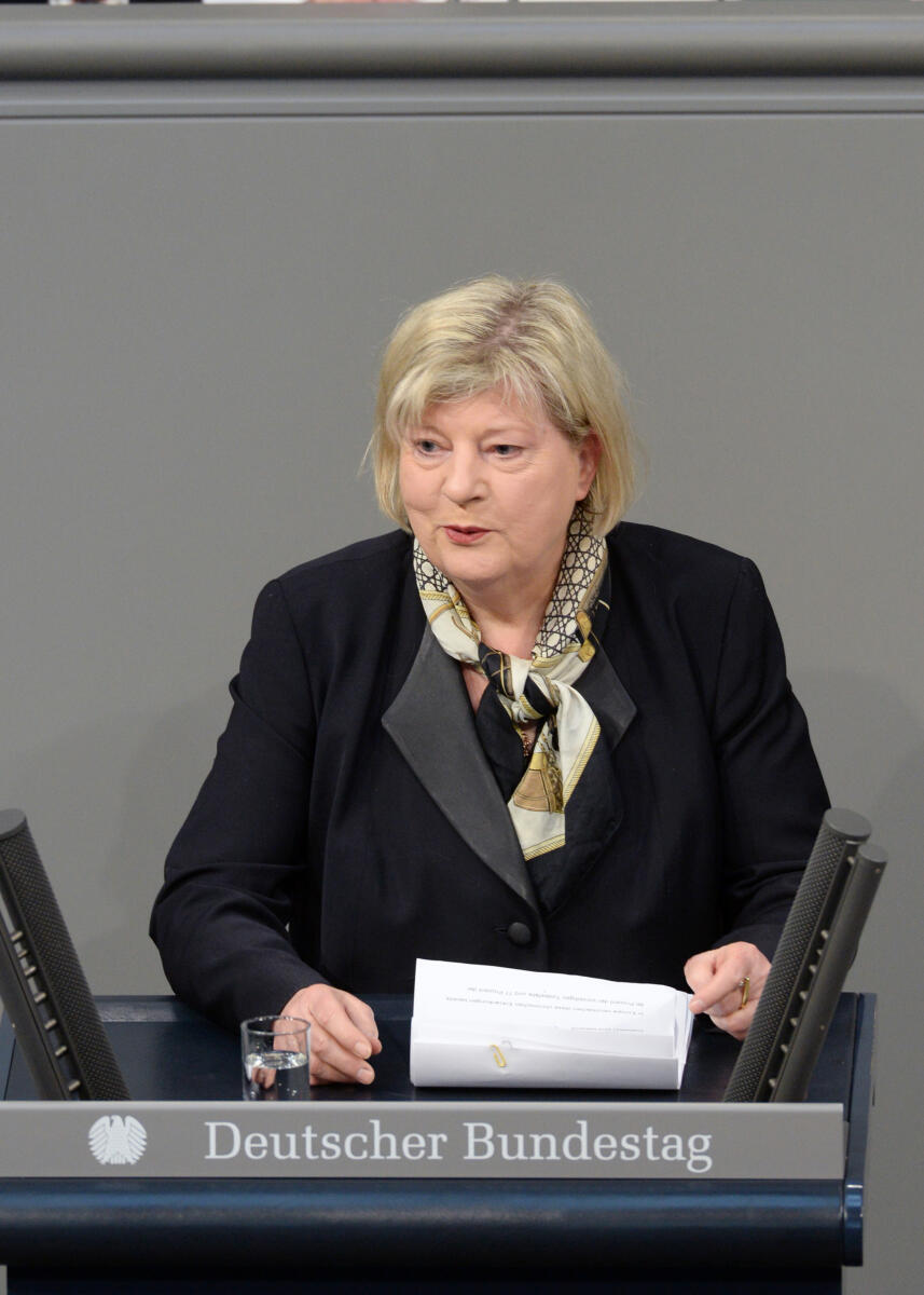 Helga Kühn-Mengel, SPD, Bundestagsabgeordnete, Abgeordnete, Mitglied Deutscher Bundestag, MdB, Rede, 79. Sitzung, Top 4, Thema: Gesunde Ernährung, Redner 10.; Rednerpult. Kühn-Mengel, Helga Helga Kühn-Mengel, SPD, Bundestagsabgeordnete, Abgeordnete, Mitglied Deutscher Bundestag, MdB, Rede, 79. Sitzung, Top 4, Thema: Gesunde Ernährung, Redner 10.; Rednerpult.