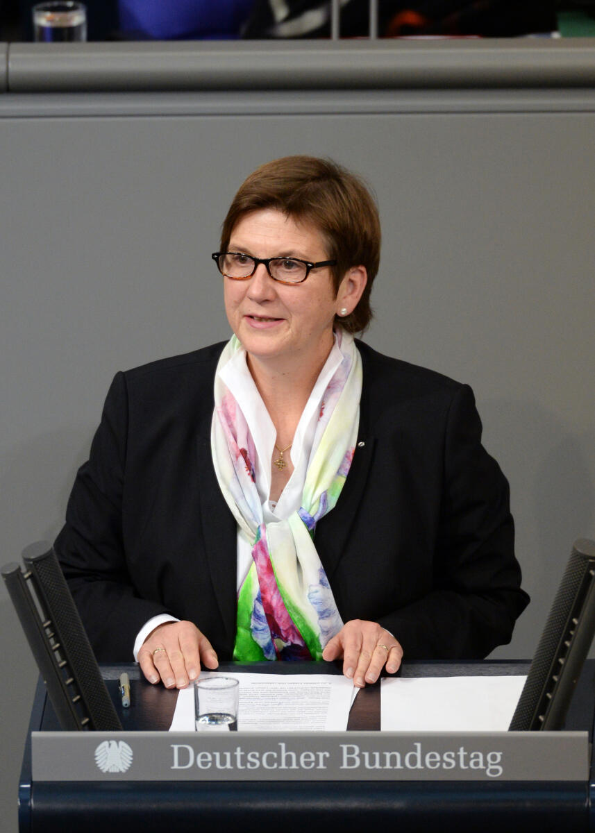 Claudia Lücking-Michel, CDU/CSU, Bundestagsabgeordnete, Abgeordnete, Mitglied Deutscher Bundestag, MdB, Rede, 66. Sitzung, Top 3, Thema: Sterbebegleitung, Redner 21.; Rednerpult. Lücking-Michel, Claudia Claudia Lücking-Michel, CDU/CSU, Bundestagsabgeordnete, Abgeordnete, Mitglied Deutscher Bundestag, MdB, Rede, 66. Sitzung, Top 3, Thema: Sterbebegleitung, Redner 21.; Rednerpult.