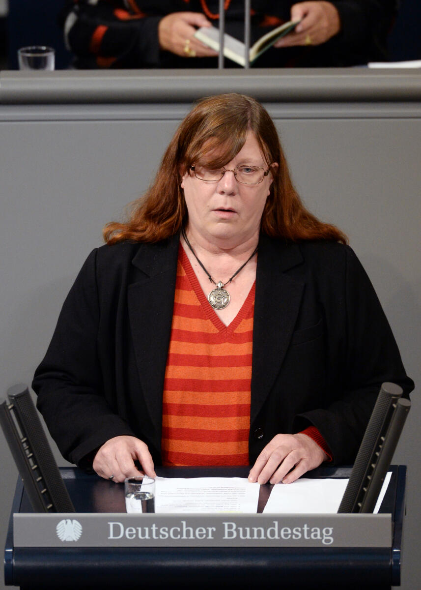 Zimmermann, Pia Pia Zimmermann, DIE LINKE, Bundestagsabgeordnete, Abgeordnete, Mitglied Deutscher Bundestag, MdB, Rede, 66. Sitzung, Top 3, Thema: Sterbebegleitung, Redner 26.; Rednerpult.