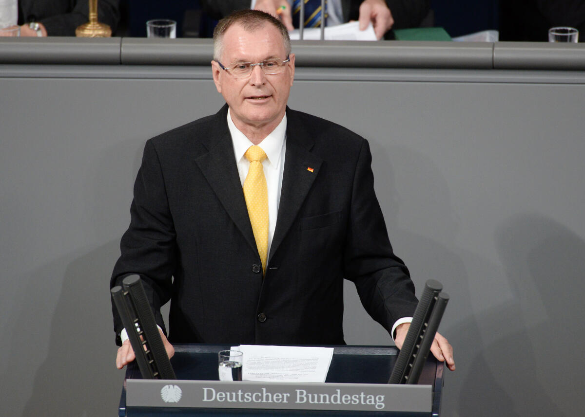 Singhammer, Johannes Johannes Singhammer, CDU/CSU, Bundestagsabgeordneter, Abgeordneter, Mitglied Deutscher Bundestag, MdB, Rede, 66. Sitzung, Top 3, Thema: Sterbebegleitung.; Rednerpult.