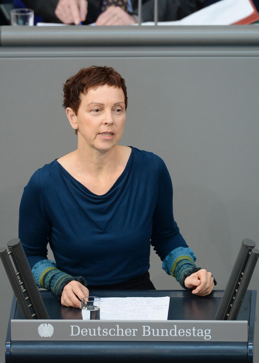 Sabine Leidig, DIE LINKE, Bundestagsabgeordnete, Abgeordnete, Mitglied Deutscher Bundestag, MdB, Rede, 88. Sitzung, Top 3, Thema: Pkw-Maut, Redner 6.; Rednerpult. Leidig, Sabine Sabine Leidig, DIE LINKE, Bundestagsabgeordnete, Abgeordnete, Mitglied Deutscher Bundestag, MdB, Rede, 88. Sitzung, Top 3, Thema: Pkw-Maut, Redner 6.; Rednerpult.