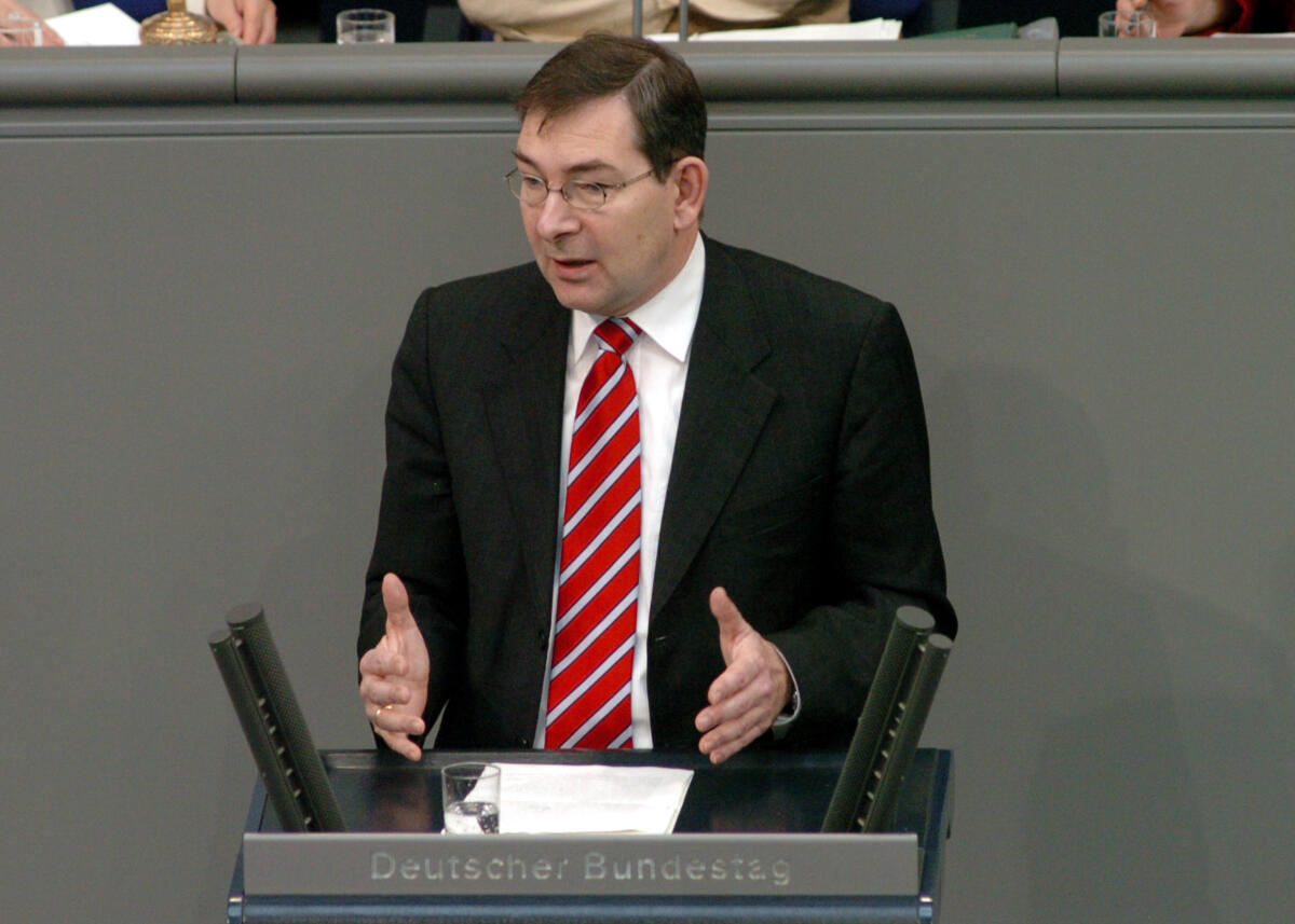 Ruck, Christian Dr. Christian Ruck, CDU/CSU, Bundestagsabgeordneter, Abgeordneter, Mitglied des Deutschen Bundestages, MdB, Rede, Deutscher Bundestag, 79. Sitzung, TOP 4, Thema: Entwicklungspolitik.; Rednerpult.