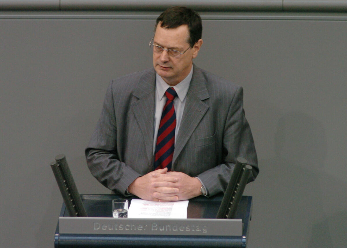 Königshaus, Hellmut Hellmut Königshaus, FDP, Bundestagsabgeordneter, Abgeordneter, Mitglied des Deutschen Bundestages, MdB, Rede, Deutscher Bundestag, 79. Sitzung, TOP 4, Thema: Entwicklungspolitik.; Rednerpult.