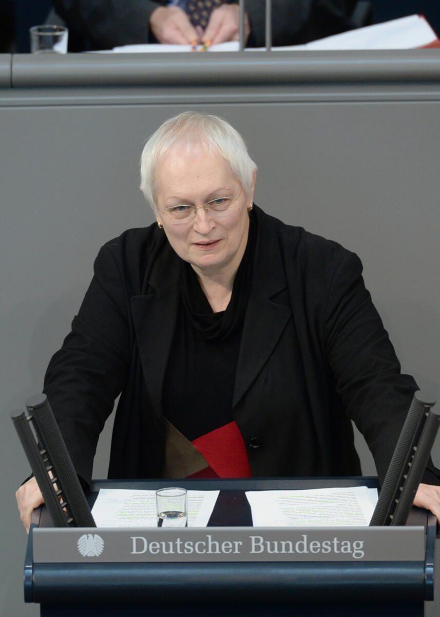 Wilms, Valerie Dr. Valerie Wilms, Bündnis 90/Die Grünen, Bundestagsabgeordnete, Abgeordnete, Mitglied Deutscher Bundestag, MdB, Rede, 88. Sitzung, Top 3, Thema: Pkw-Maut, Redner 8.; Rednerpult.
