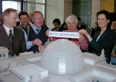 Hasselfeldt, Gerda; Freitag, Dagmar Reichstagsgebäude, Plenarsaalebene