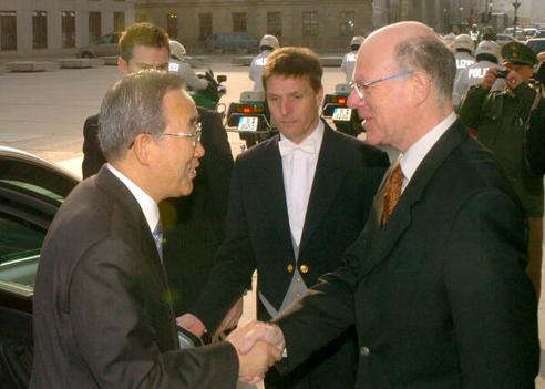 Lammert, Norbert; Ki-moon, Ban Reichstagsgebäude, Eingangsbereich