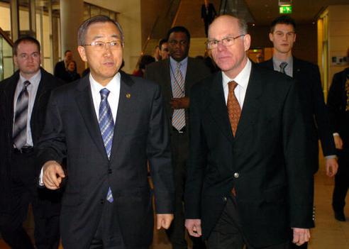 Lammert, Norbert; Ki-moon, Ban Reichstagsgebäude, Eingangsbereich