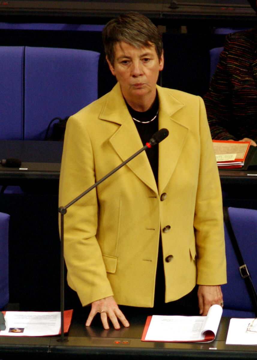 Hendricks, Barbara Dr. Barbara Hendricks, Parlamentarische Staatssekretärin beim Bundesminister der Finanzen, SPD, in der Fragestunde des Deutschen Bundestages.