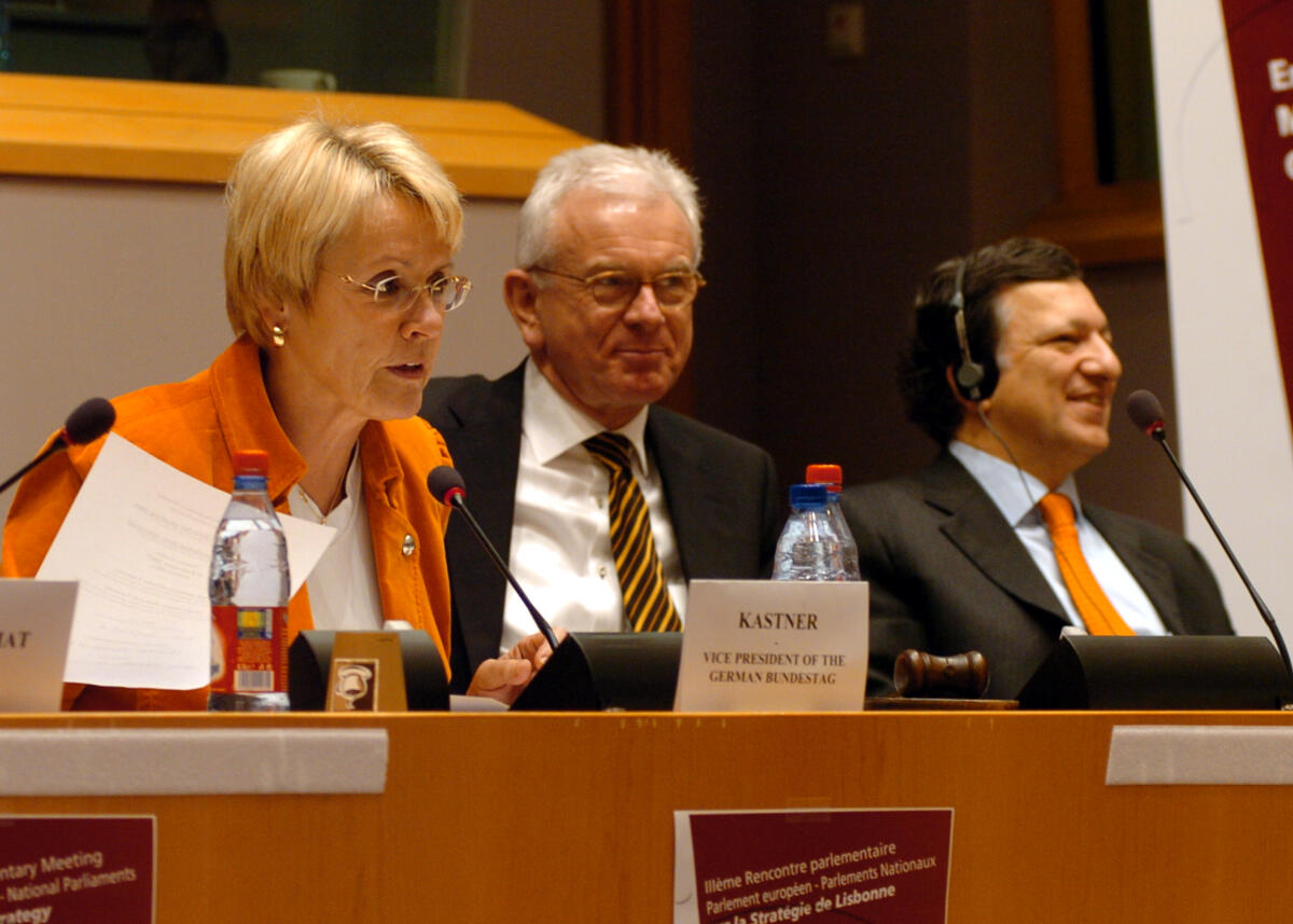 Kastner, Susanne; Pöttering, Hans-Gert; Barroso, José Manuel Drittes Gemeinsames Parlamentarisches Treffen zur Lissabon-Strategie, unter Vorsitz von Bundestagsvizepräsidentin Dr. h. c. Susanne Kastner, SPD. Prof. Dr. Hans-Gert Pöttering, Präsident des Europäischen Parlaments, (mitte), Dr. h.c. José Manuel  Barroso, Präsident der Europäischen Kommission.