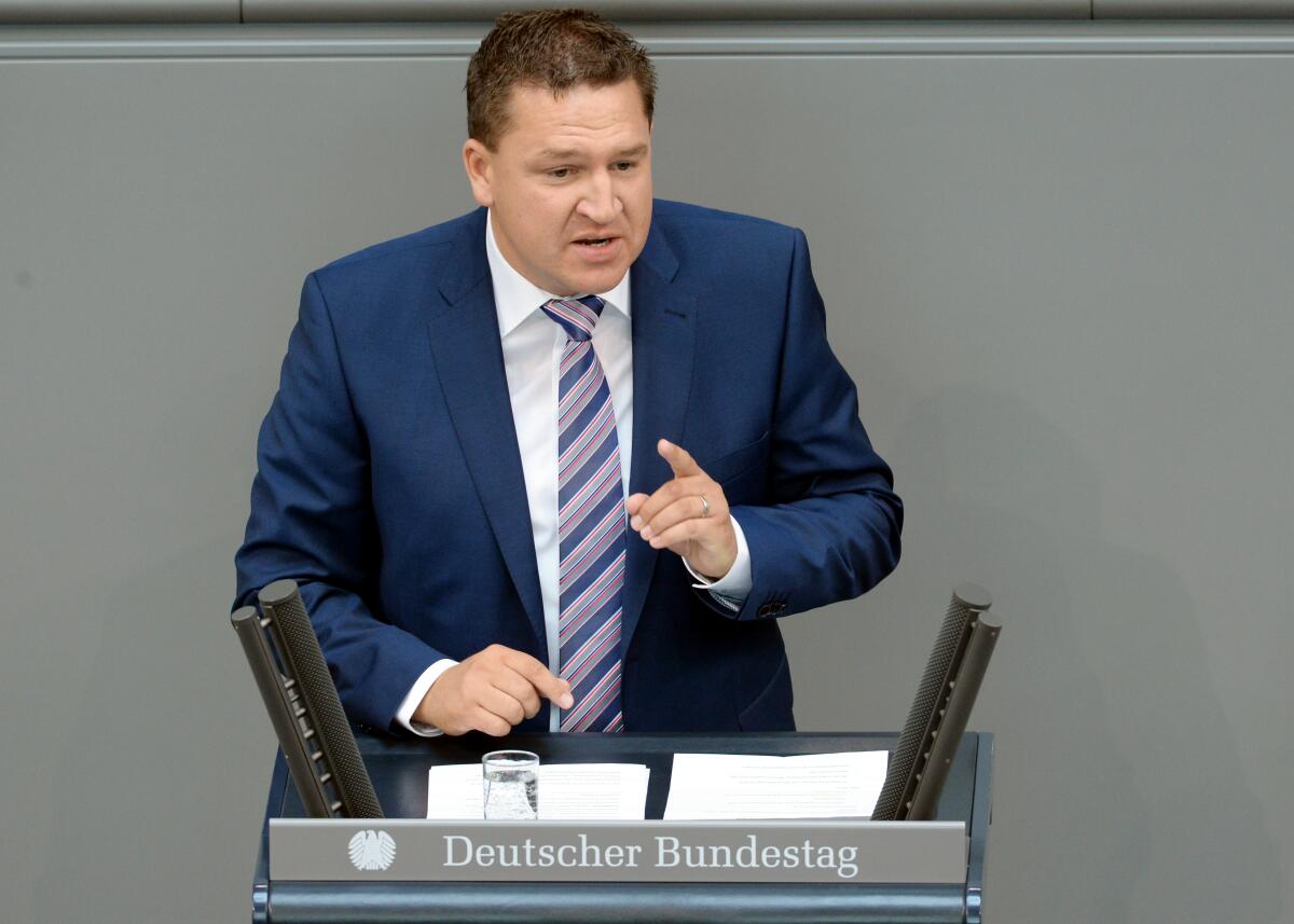 Marcus Held, SPD, Bundestagsabgeordneter, Abgeordneter, Mitglied des Deutschen Bundestages, MdB, Rede, Deutscher Bundestag, 43. Sitzung, Epl 09, Thema: Haushaltsgesetz 2014 - Wirtschaft und Energie.; Rednerpult. Held, Marcus Marcus Held, SPD, Bundestagsabgeordneter, Abgeordneter, Mitglied des Deutschen Bundestages, MdB, Rede, Deutscher Bundestag, 43. Sitzung, Epl 09, Thema: Haushaltsgesetz 2014 - Wirtschaft und Energie.; Rednerpult.