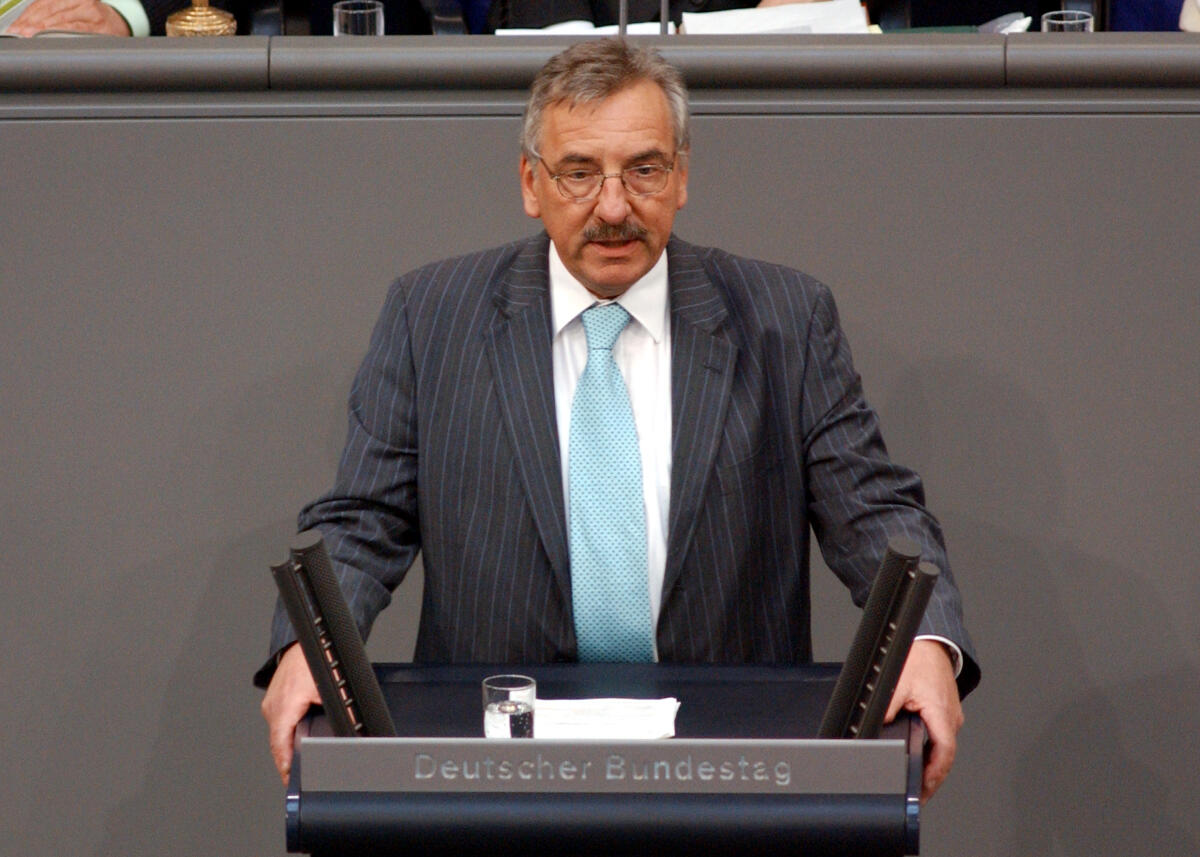 Jürgen Klimke, CDU/CSU, Bundestagsabgeordneter, Abgeordneter, Mitglied des Deutschen Bundestages, MdB, Rede, Deutscher Bundestag, 82. Sitzung, ZP 14, Thema: Akt.Std.; Koalition; ...Tourismus,...Wirtschaftswachstum.; Rednerpult. Klimke, Jürgen Jürgen Klimke, CDU/CSU, Bundestagsabgeordneter, Abgeordneter, Mitglied des Deutschen Bundestages, MdB, Rede, Deutscher Bundestag, 82. Sitzung, ZP 14, Thema: Akt.Std.; Koalition; ...Tourismus,...Wirtschaftswachstum.; Rednerpult.