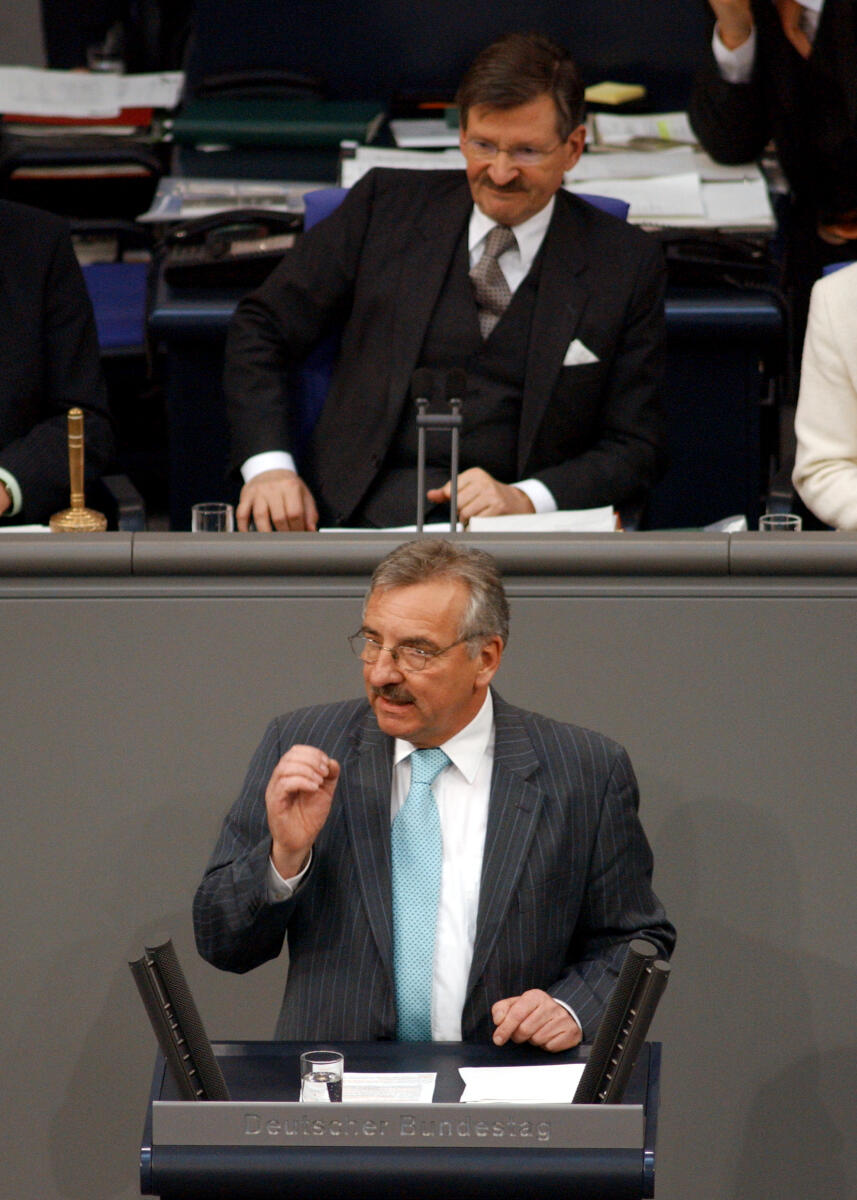 Jürgen Klimke, CDU/CSU, Bundestagsabgeordneter, Abgeordneter, Mitglied des Deutschen Bundestages, MdB, Rede, Deutscher Bundestag, 82. Sitzung, ZP 14, Thema: Akt.Std.; Koalition; ...Tourismus,...Wirtschaftswachstum. Vorsitz: Bundestagvizepräsident Dr. Hermann Otto Solms, FDP.; Rednerpult. Klimke, Jürgen; Solms, Hermann Otto Jürgen Klimke, CDU/CSU, Bundestagsabgeordneter, Abgeordneter, Mitglied des Deutschen Bundestages, MdB, Rede, Deutscher Bundestag, 82. Sitzung, ZP 14, Thema: Akt.Std.; Koalition; ...Tourismus,...Wirtschaftswachstum. Vorsitz: Bundestagvizepräsident Dr. Hermann Otto Solms, FDP.; Rednerpult.