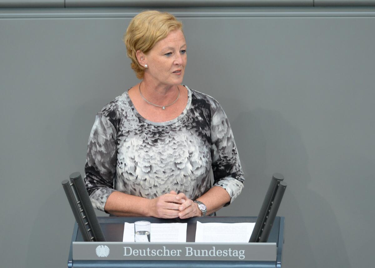 Engelmeier-Heite, Michaela Michaela Engelmeier-Heite, SPD, Bundestagsabgeordnete, Abgeordnete, Mitglied des Deutschen Bundestages, MdB, Rede, Deutscher Bundestag, 43. Sitzung, Epl 06, Thema: Haushaltsgesetz 2014 - Innen.; Rednerpult.