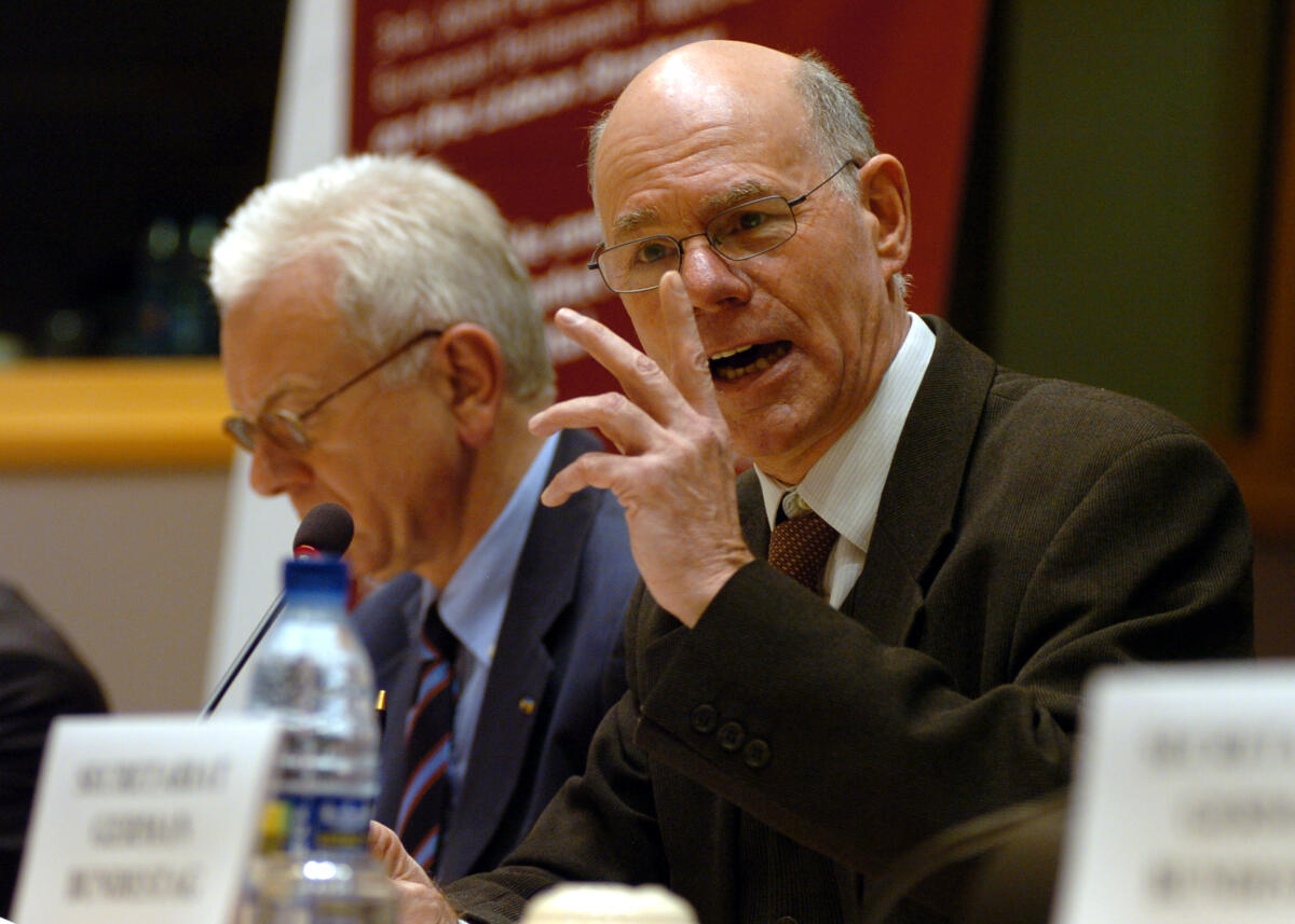 Lammert, Norbert; Pöttering, Hans-Gert Teilnahme an der Eröffnung des Parlamentarischen Teffens zur Lissabon-Strategie.; hier: Bundestagspräsident Dr. Norbert Lammert, CDU/CSU, (re.), und der Präsident des Europäischen Parlaments, Prof. Dr. Hans-Gert Pöttering (li.).