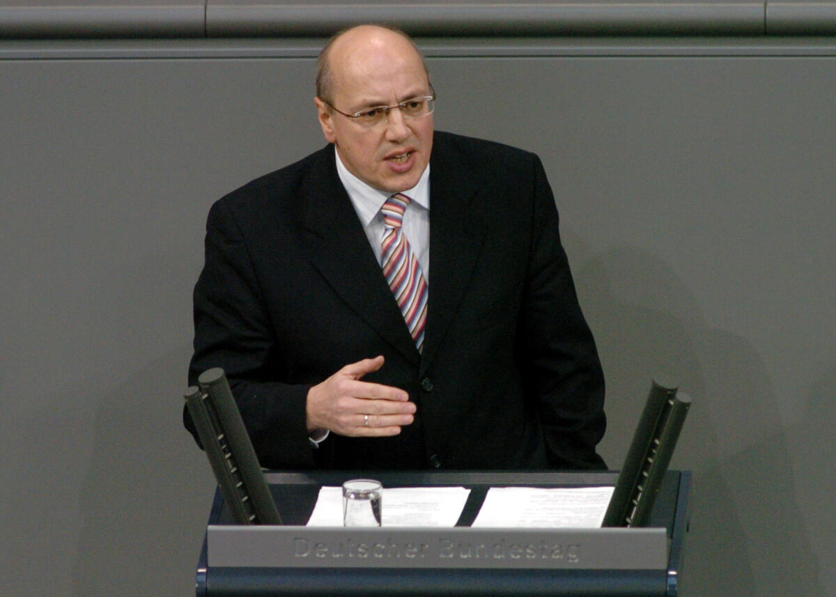 Bodewig, Kurt Kurt Bodewig, SPD, Bundestagsabgeordneter, Abgeordneter, Mitglied des Deutschen Bundestages, MdB, Rede, Deutscher Bundestag, 82. Sitzung, TOP 4 ZP 2 und 3, Thema: Reg. Erkl.: Bundeskanzlerin zum Europäischen Rat am 8. und 9. März 2007, Aussprache und Vorlagen.; Rednerpult.
