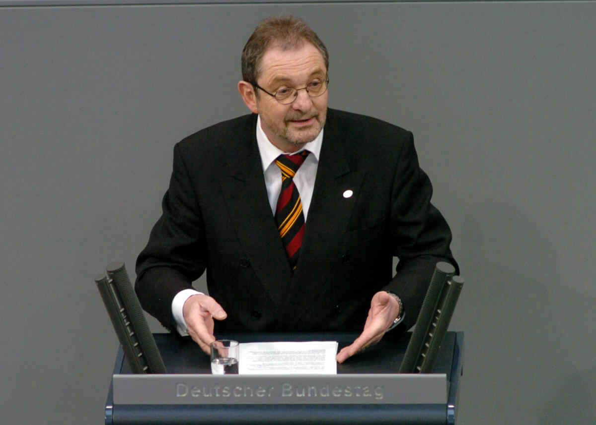 Thul, Hans Peter Hans-Peter Thul, CDU/CSU, Bundestagsabgeordneter, Abgeordneter, Mitglied des Deutschen Bundestages, MdB, Rede, Deutscher Bundestag, 82. Sitzung, TOP 4 ZP 2 und 3, Thema: Reg. Erkl.: Bundeskanzlerin zum Europäischen Rat am 8. und 9. März 2007, Aussprache und Vorlagen.; Rednerpult.