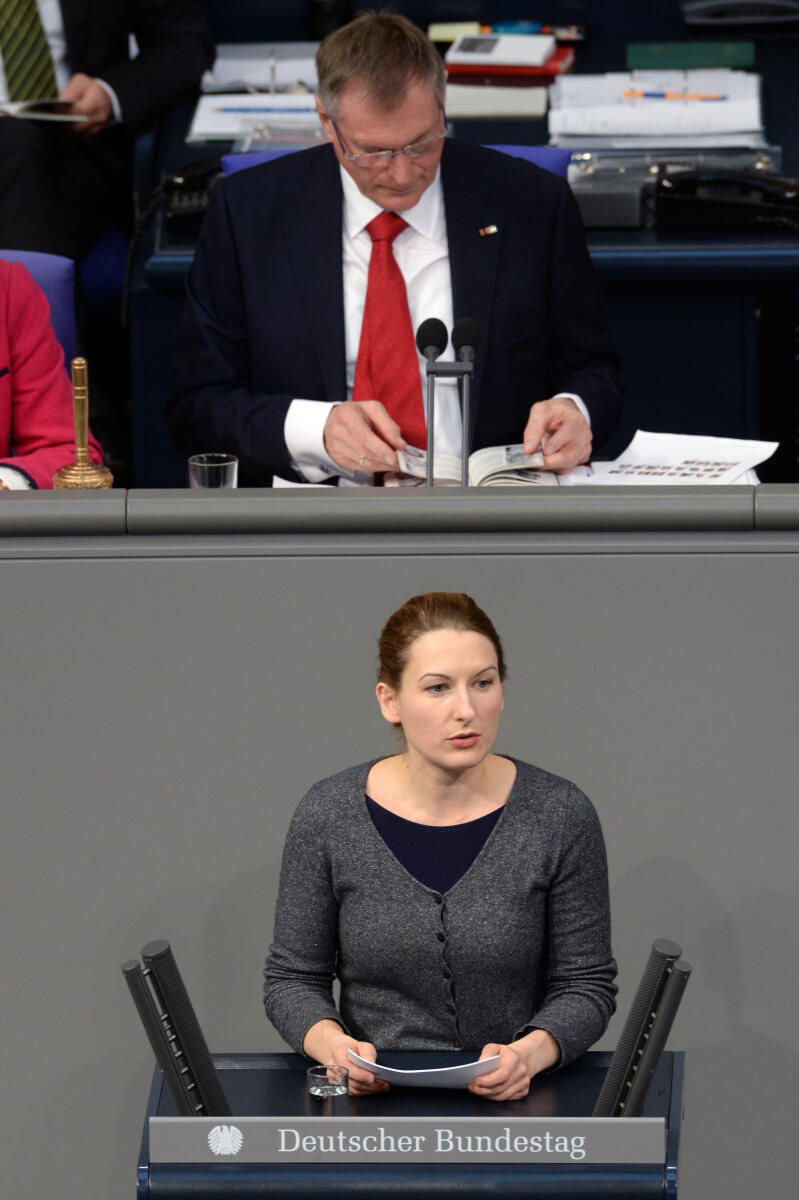 Maisch, Nicole; Singhammer, Johannes Nicole Maisch, Bündnis 90/Die Grünen, Bundestagsabgeordnete, Abgeordnete, Mitglied Deutscher Bundestag, MdB, Rede, 79. Sitzung, Top 4, Thema: Gesunde Ernährung, Vorsitz: Bundestagsvizepräsident Johannes Singhammer, CDU/CSU.; Rednerpult.