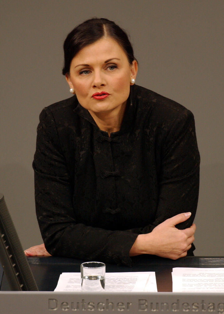 Connemann, Gitta Gitta Connemann, CDU/CSU, Bundestagsabgeordnete, Abgeordnete, Mitglied des Deutschen Bundestages, MdB, Rede, Deutscher Bundestag, 76. Sitzung, TOP 5, Thema: Jugendarbeitsschutzgesetz, Redner 9.; Rednerpult.