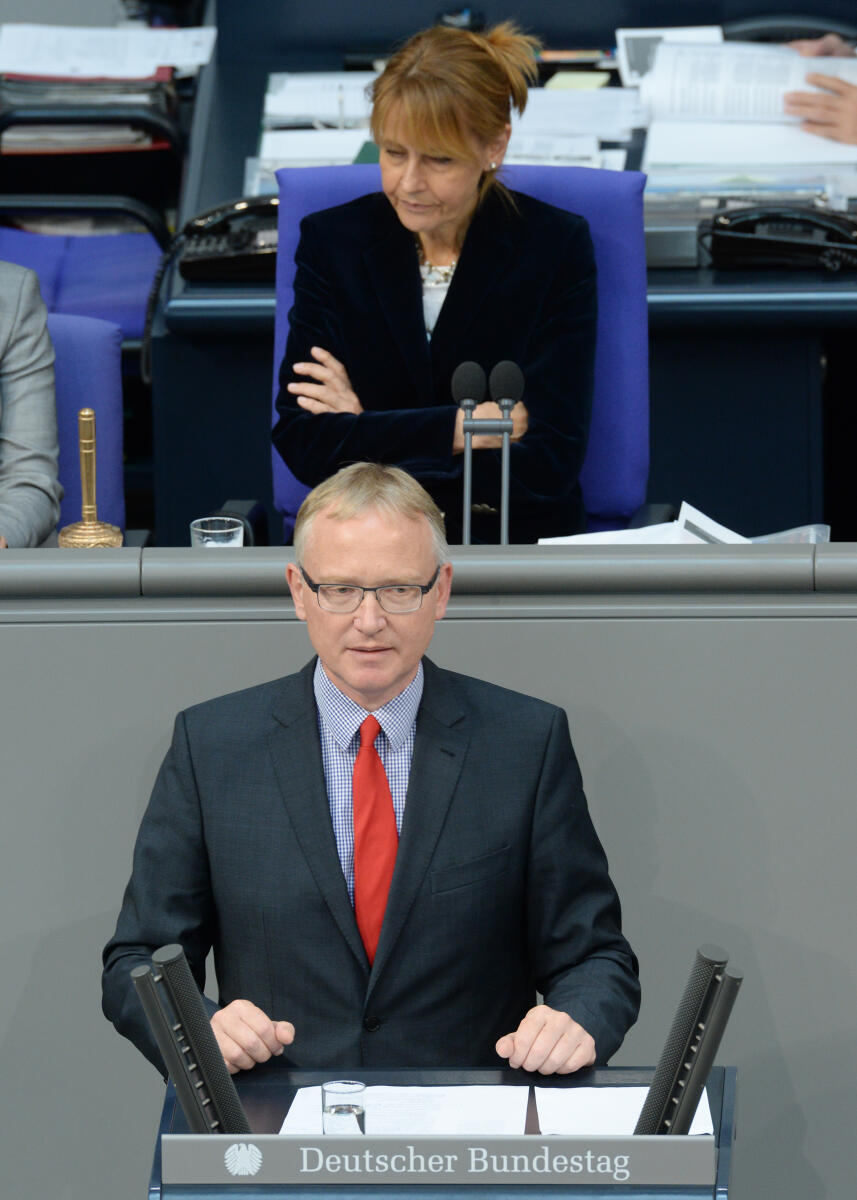 Klaus Mindrup, SPD, Bundestagsabgeordneter, Abgeordneter, Mitglied Deutscher Bundestag, MdB, Rede, 57. Sitzung, Top 5, Thema: Klimapolitik,; Vorsitz: Bundestagsvizepräsidentin Edelgard Bulmahn, SPD.; Rednerpult. Mindrup, Klaus; Bulmahn, Edelgard Klaus Mindrup, SPD, Bundestagsabgeordneter, Abgeordneter, Mitglied Deutscher Bundestag, MdB, Rede, 57. Sitzung, Top 5, Thema: Klimapolitik,; Vorsitz: Bundestagsvizepräsidentin Edelgard Bulmahn, SPD.; Rednerpult.