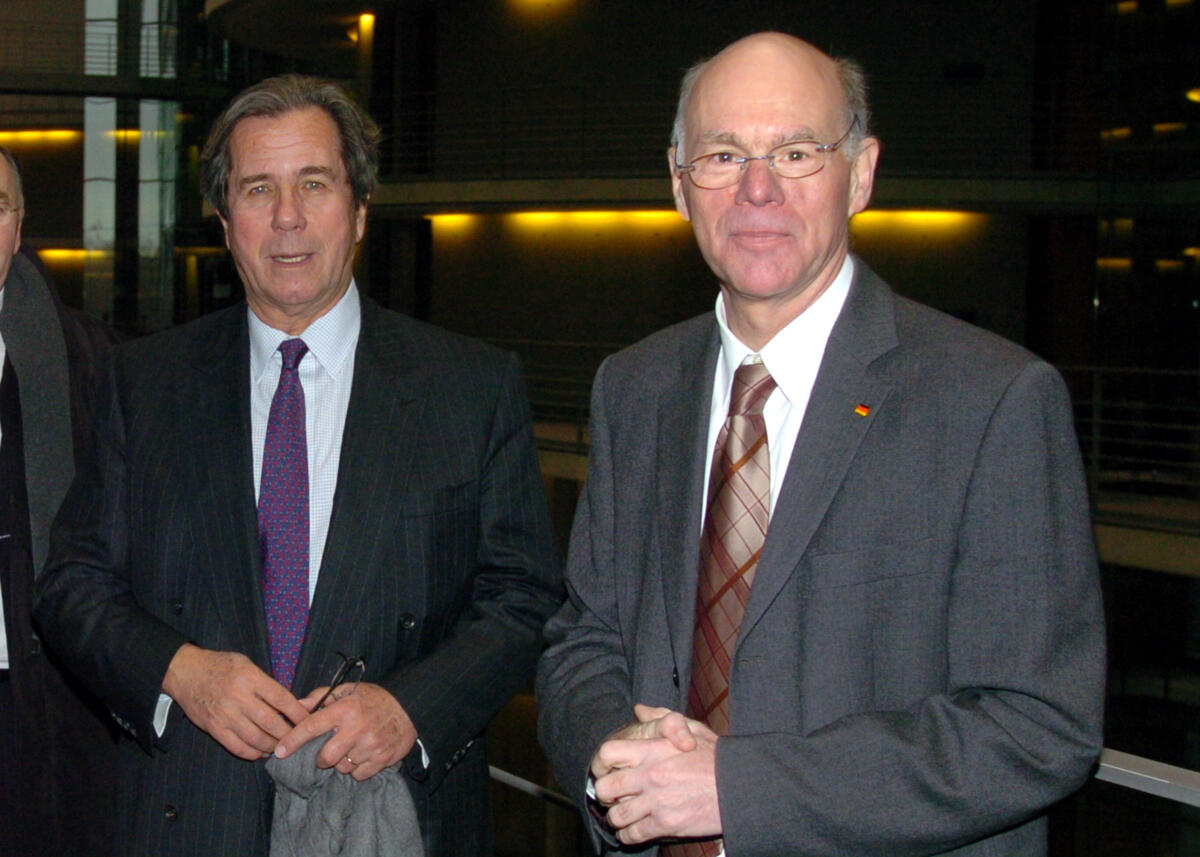 Debré, Jean-Louis; Lammert, Norbert Jurysitzung zum Deutsch-Französischen Parlamentspreises mit dem Präsidenten der Assemblée Nationale, Jean-Louis Debré, (li.),  und Bundestagspräsident Dr. Norbert Lammert, CDU/CSU, (re.).