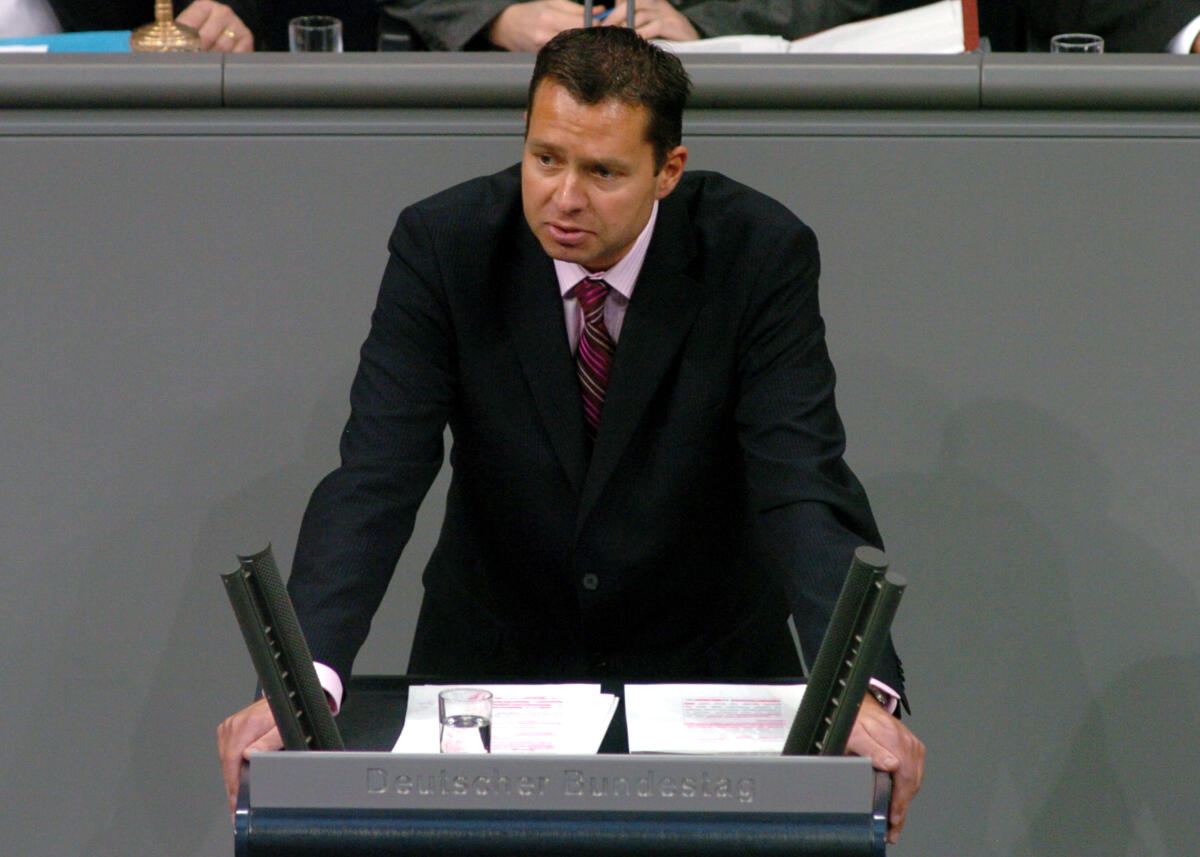 Mayer, Stephan Stephan Mayer, CDU/CSU, Bundestagsabgeordneter, Abgeordneter, Mitglied des Deutschen Bundestages, MdB, Rede, Deutscher Bundestag, 77. Sitzung, TOP 22, Thema: Doping im Sport.; Rednerpult.