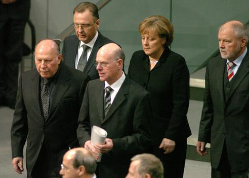 Lammert, Norbert; Kertész, Imre; Merkel, Angela; Ringstorff, Harald; Papier, Hans-Jürgen Reichstagsgebäude, Plenarsaal