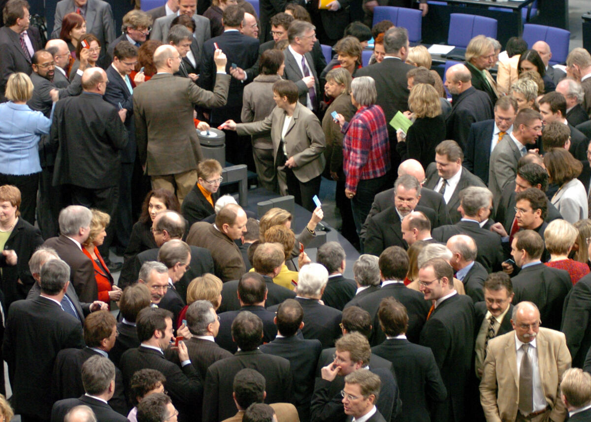 Abgeordnete aller Fraktionen des Deutschen Bundestages im; Plenarsaal bei der; Namentlichen Abstimmung zur Gesundheitsreform am 02.02.2007 Abgeordnete aller Fraktionen des Deutschen Bundestages im; Plenarsaal bei der; Namentlichen Abstimmung zur Gesundheitsreform am 02.02.2007