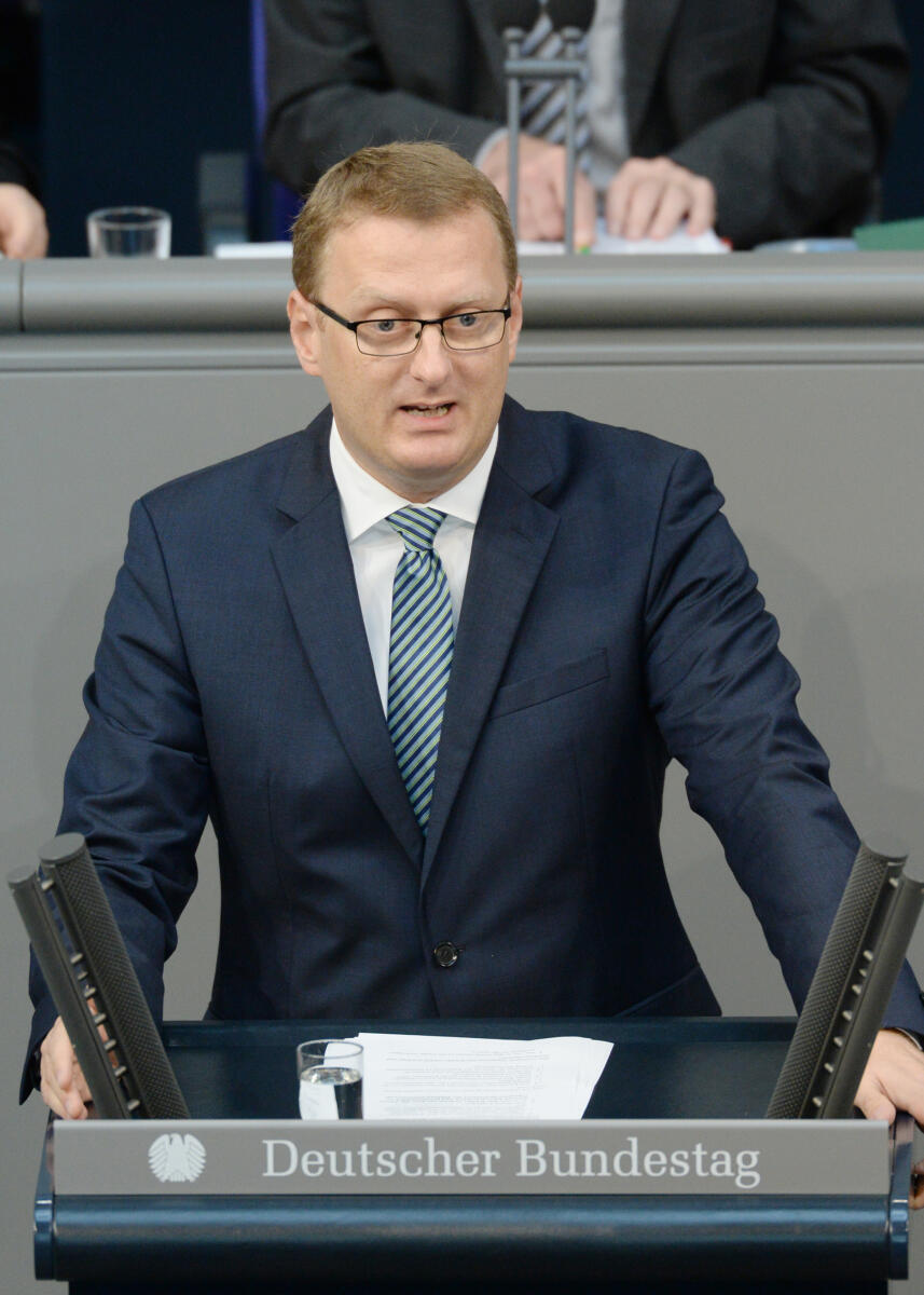 Oliver Kaczmarek, SPD, Bundestagsabgeordneter, Abgeordneter, Mitglied Deutscher Bundestag, MdB, Rede, 57. Sitzung, Top 4, Thema: Ãnderung des Bundesausbildungsförderungsgesetzes, Redner 7.; Rednerpult. Kaczmarek, Oliver Oliver Kaczmarek, SPD, Bundestagsabgeordneter, Abgeordneter, Mitglied Deutscher Bundestag, MdB, Rede, 57. Sitzung, Top 4, Thema: Ãnderung des Bundesausbildungsförderungsgesetzes, Redner 7.; Rednerpult.