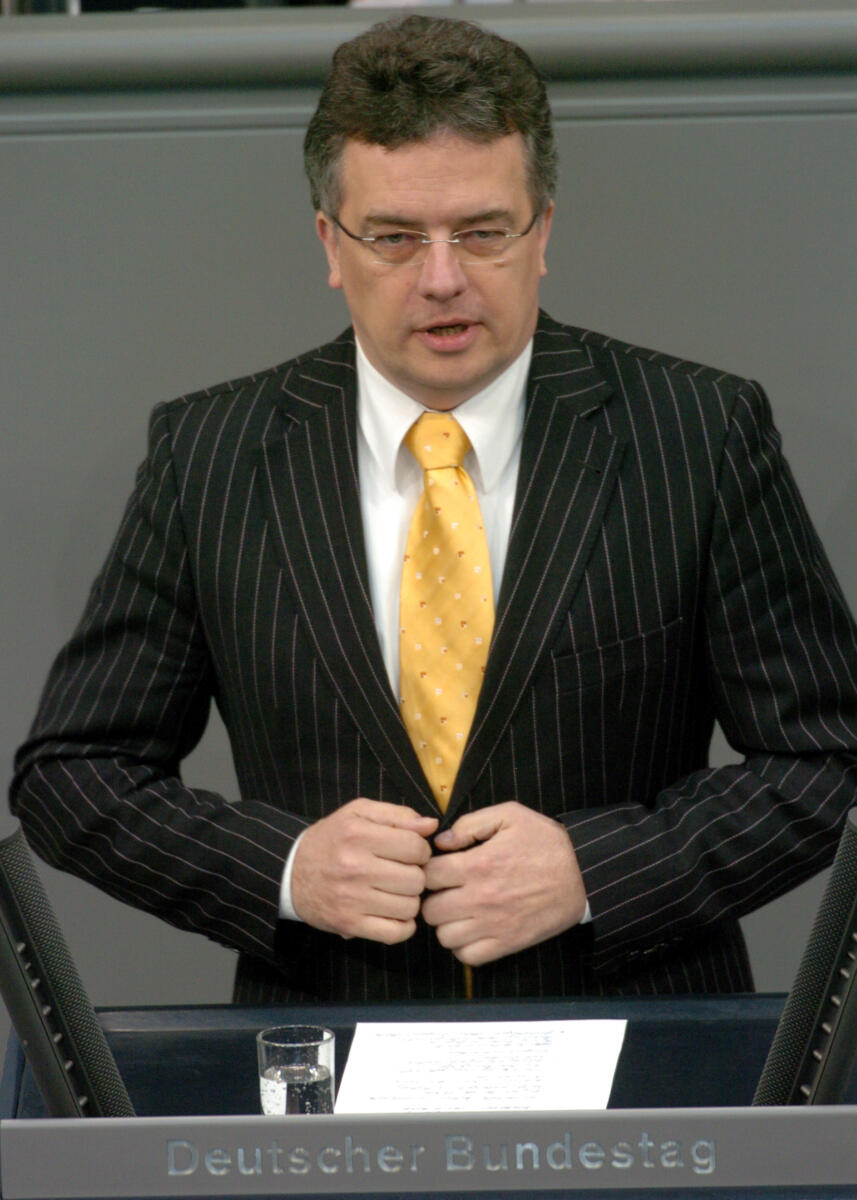 Markus Löning, Bundestagsabgeordneter, Abgeordneter, Mitglied Deutscher Bundestag, MdB, FDP, Rede, Deutscher Bundestag, 70. Sitzung, TOP 3, Thema: Menschenrechtspolitik, Redner 7.
Rednerpult. Löning, Markus Markus Löning, Bundestagsabgeordneter, Abgeordneter, Mitglied Deutscher Bundestag, MdB, FDP, Rede, Deutscher Bundestag, 70. Sitzung, TOP 3, Thema: Menschenrechtspolitik, Redner 7.
Rednerpult.