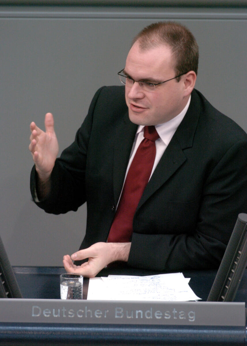 Haibach, Holger Holger Haibach, Bundestagsabgeordneter, Abgeordneter, Mitglied Deutscher Bundestag, MdB, CDU/CSU, Rede, Deutscher Bundestag, 70. Sitzung, TOP 3, Thema: Menschenrechtspolitik, Redner 11.; Rednerpult.