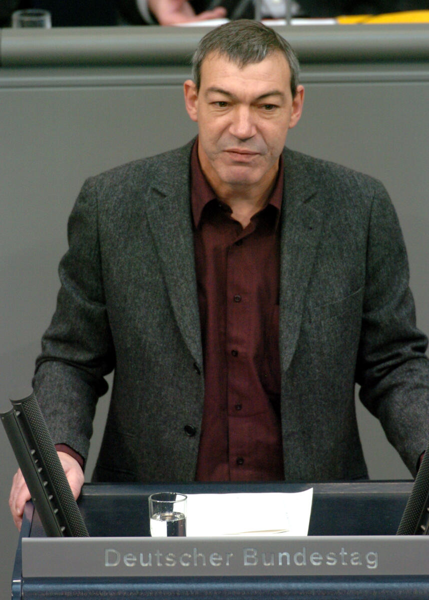 Schaaf, Anton Anton Schaaf, Bundestagsabgeordneter, Abgeordneter, Mitglied Deutscher Bundestag, MdB, SPD, Rede, Deutscher Bundestag, 70. Sitzung, TOP 4, Thema: Rente ab 67, Redner 9.; Rednerpult.