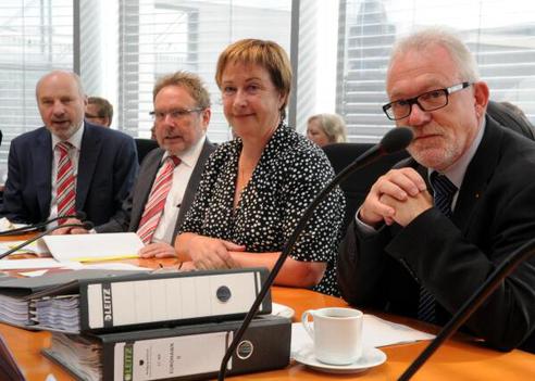 Arnold, Rainer; Meßmer, Ullrich; Evers-Meyer, Karin; Hellmich, Wolfgang Paul-Löbe-Haus, Sitzungssaal