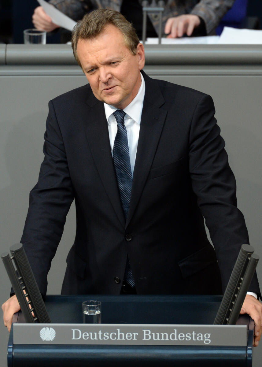 Martin Dörmann, SPD, Bundestagsabgeordneter, Abgeordneter, Mitglied Deutscher Bundestag, MdB, Rede, 60. Sitzung, Top 4, Thema: Digitale Agenda 2014 bis 2017, Redner 17.; Rednerpult. Dörmann, Martin Martin Dörmann, SPD, Bundestagsabgeordneter, Abgeordneter, Mitglied Deutscher Bundestag, MdB, Rede, 60. Sitzung, Top 4, Thema: Digitale Agenda 2014 bis 2017, Redner 17.; Rednerpult.