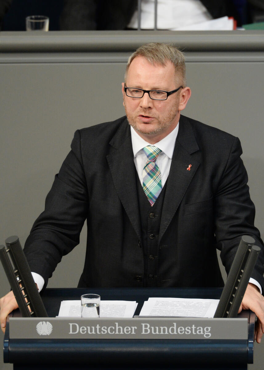 Kahrs, Johannes Johannes Kahrs, SPD, Bundestagsabgeordneter, Abgeordneter, Mitglied Deutscher Bundestag, MdB, Rede, 69. Sitzung, Epl 04, Thema: Haushalt - Bundeskanzlerin und Bundeskanzleramt, Redner 8.; Rednerpult.