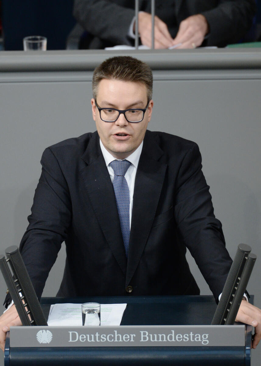 Tobias Lindner, Bündnis 90/Die Grünen, Bundestagsabgeordneter, Abgeordneter, Mitglied Deutscher Bundestag, MdB, Rede, 68. Sitzung, Epl 08, Epl 20, Thema: Haushalt - Finanzen, Bundesrechnungshof, Redner 8.; Rednerpult. Lindner, Tobias Tobias Lindner, Bündnis 90/Die Grünen, Bundestagsabgeordneter, Abgeordneter, Mitglied Deutscher Bundestag, MdB, Rede, 68. Sitzung, Epl 08, Epl 20, Thema: Haushalt - Finanzen, Bundesrechnungshof, Redner 8.; Rednerpult.