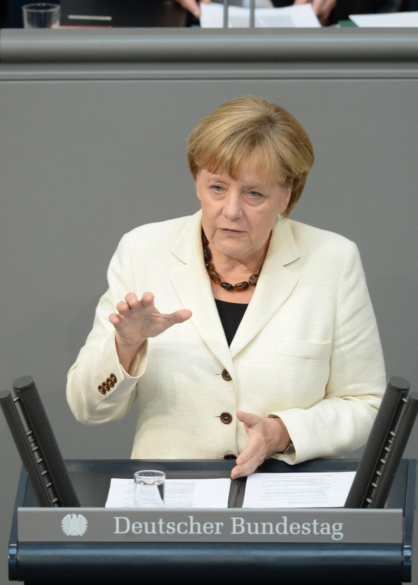 Dr. Angela Merkel, Bundeskanzlerin, CDU/CSU, Bundestagsabgeordnete, Abgeordnete, Mitglied Deutscher Bundestag, MdB, Rede, 50. Sitzung, Epl 04, Thema: Einbringung Haushaltsgesetz 2015 - Finanzplan des Bundes 2014 bis 2018 - Bundeskanzlerin und Bundeskanzleramt, Redner 2.; Rednerpult. Merkel, Angela Dr. Angela Merkel, Bundeskanzlerin, CDU/CSU, Bundestagsabgeordnete, Abgeordnete, Mitglied Deutscher Bundestag, MdB, Rede, 50. Sitzung, Epl 04, Thema: Einbringung Haushaltsgesetz 2015 - Finanzplan des Bundes 2014 bis 2018 - Bundeskanzlerin und Bundeskanzleramt, Redner 2.; Rednerpult.