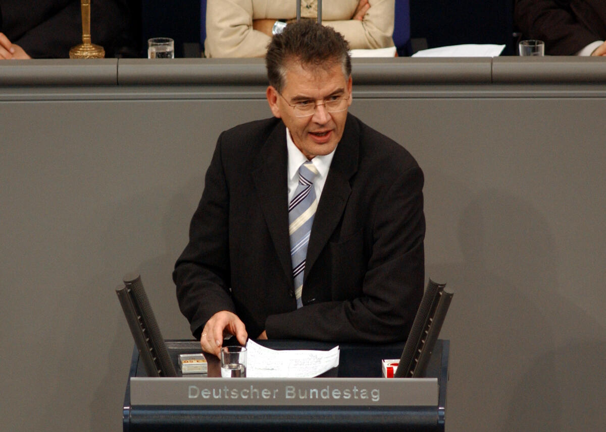 Müller, Gerd Dr. Gerd Müller, Bundestagsabgeordneter, Mitglied Deutscher Bundestag, MdB, CDU/CSU, Rede, Deutscher Bundestag, 63. Sitzung, TOP 7, Thema: Tabakgesetz.; Rednerpult, Abgeordneter