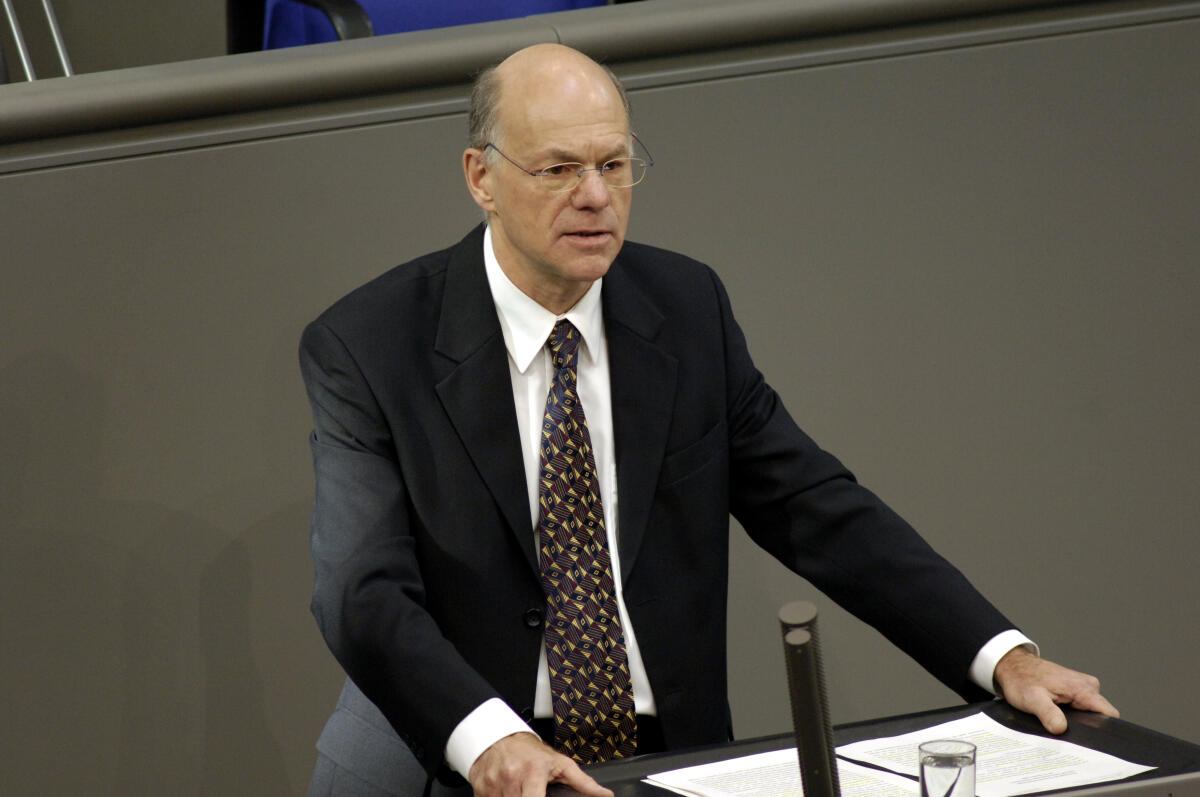 Lammert, Norbert Feierstunde des Deutschen Bundestages aus Anlass des 100. Geburtstages des früheren Bundestagspräsidenten Prof. D. Dr. Eugen Gerstenmaier.; Bundestagspräsident Dr. Norbert Lammert, CDU/CSU, bei seiner Ansprache.; Rednerpult, Rede, Feierlichkeit