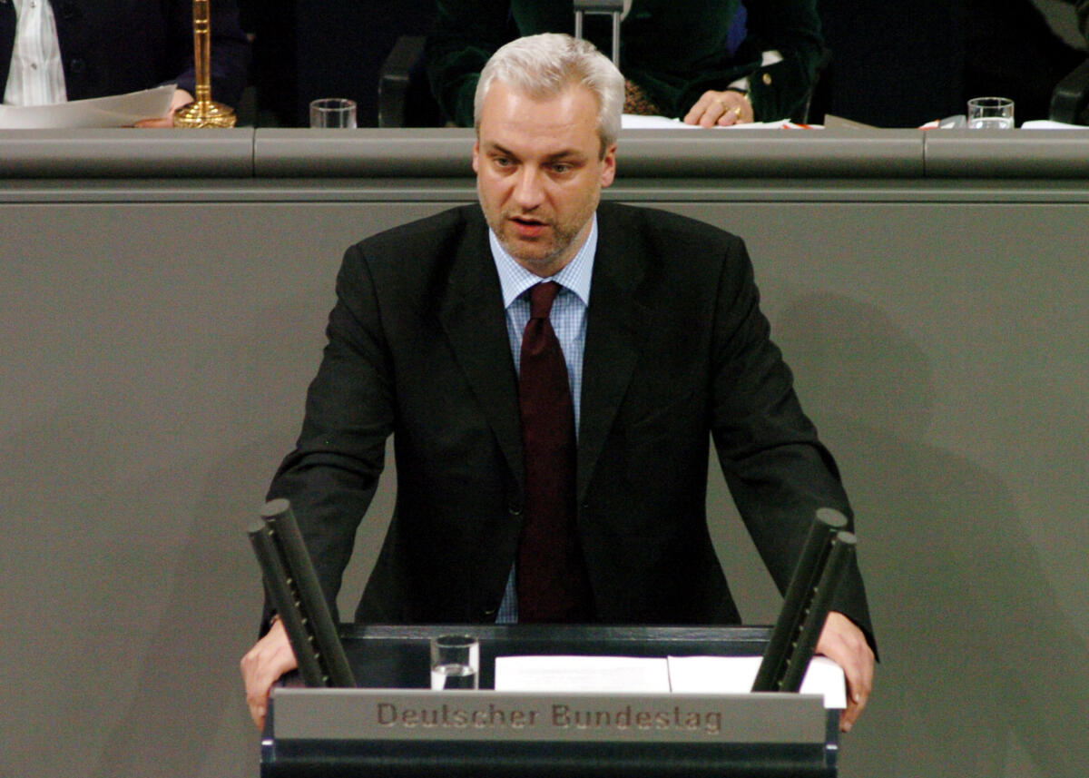 Duin, Garrelt Garrelt Duin, SPD, MdB, Rede im Deutschen Bundestag, 14. Sitzung, TOP10, Thema: Guantanamo.; Rednerpult.