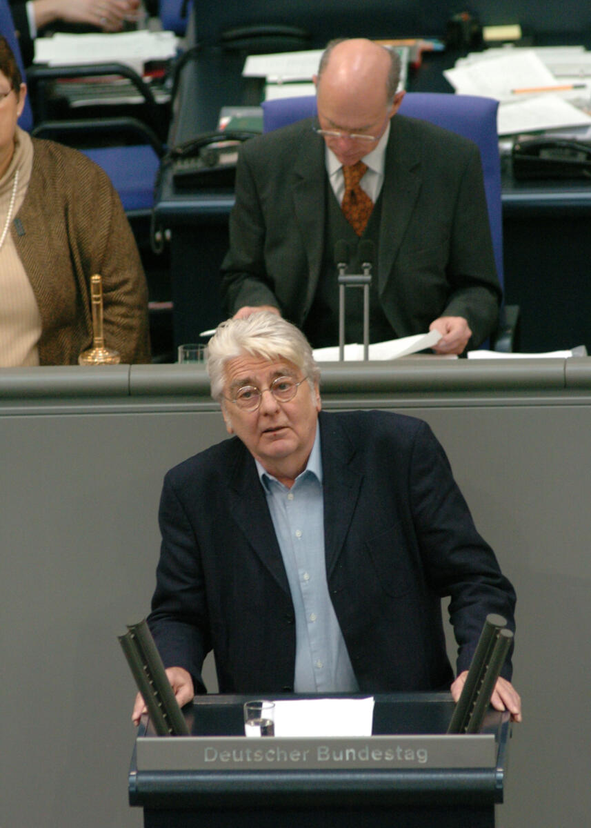 Dr. Herbert Schui, DIE LINKE., MdB, Rede im Deutschen Bundestag, 14. Sitzung, TOP3, Thema: Jahreswirtschaftsbericht 2006, Vorsitz: Bundestagspräsident Dr. Norbert Lammert, CDU/CSU.; Bundestagsabgeordneter, Abgeordneter, Rednerpult, Schui, Herbert; Lammert, Norbert Dr. Herbert Schui, DIE LINKE., MdB, Rede im Deutschen Bundestag, 14. Sitzung, TOP3, Thema: Jahreswirtschaftsbericht 2006, Vorsitz: Bundestagspräsident Dr. Norbert Lammert, CDU/CSU.; Bundestagsabgeordneter, Abgeordneter, Rednerpult,