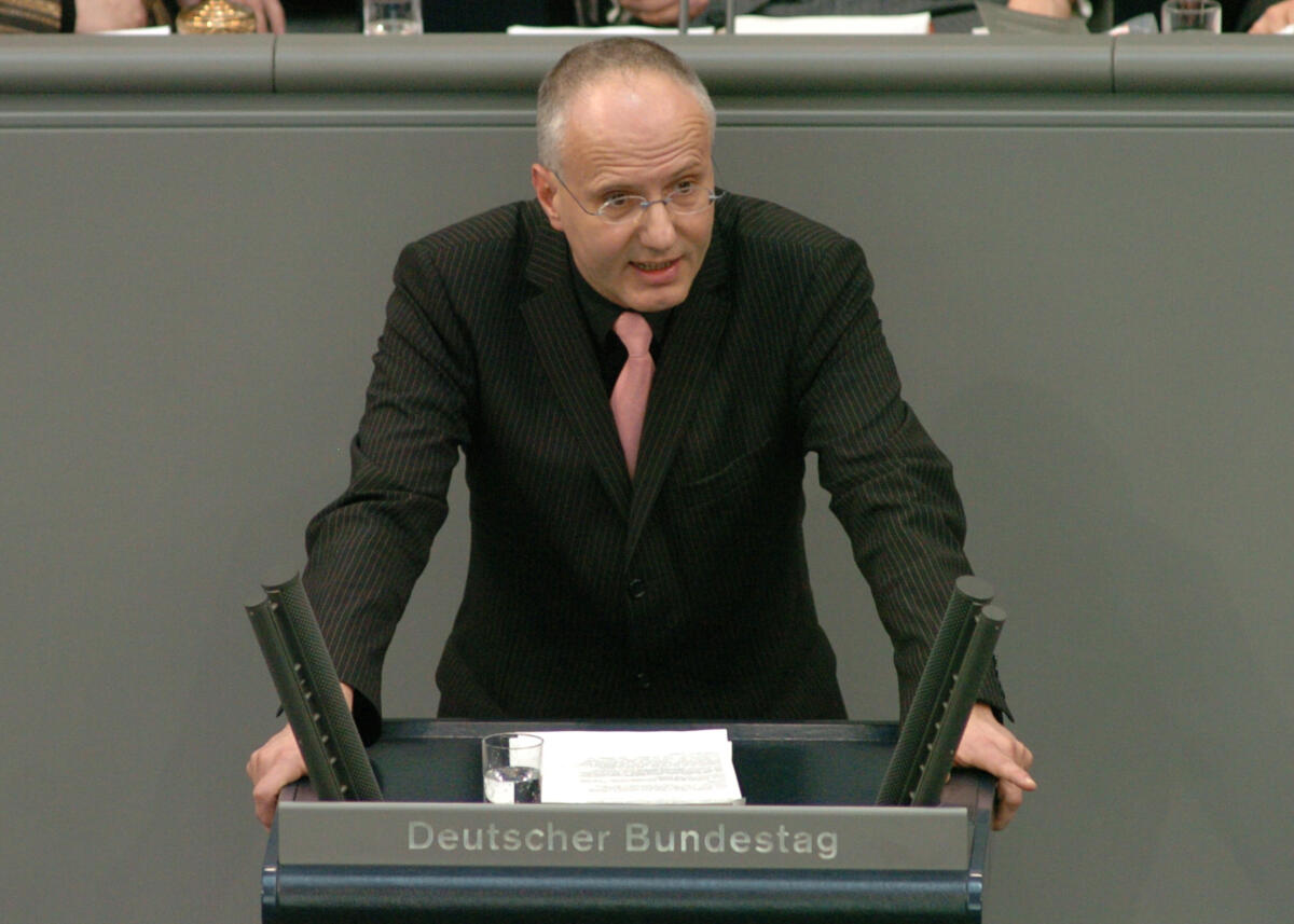 Steffen Reiche, MdB, SPD, Rede, Deutscher Bundestag, 14. Sitzung, ZP2, Thema: Auseinandersetzung um das iranische Atomprogramm.
Rednerpult. Reiche, Steffen Steffen Reiche, MdB, SPD, Rede, Deutscher Bundestag, 14. Sitzung, ZP2, Thema: Auseinandersetzung um das iranische Atomprogramm.
Rednerpult.