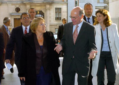 Lammert, Norbert; Bachelet, Michelle Reichstagsgebäude, Ostportal