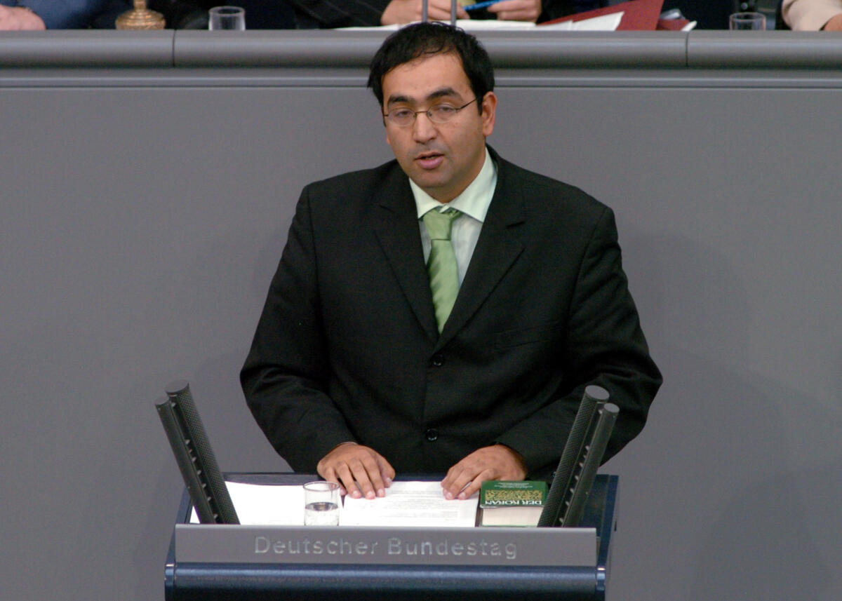 Nouripour, Omid Omid Nouripour, Bündnis90/Die Grünen, Rede, Deutscher Bundestag, 54.Sitzung, TOP 04, Thema:  Regierungserklärung "Deutsche Inslamkonferenz"; Rednerpult