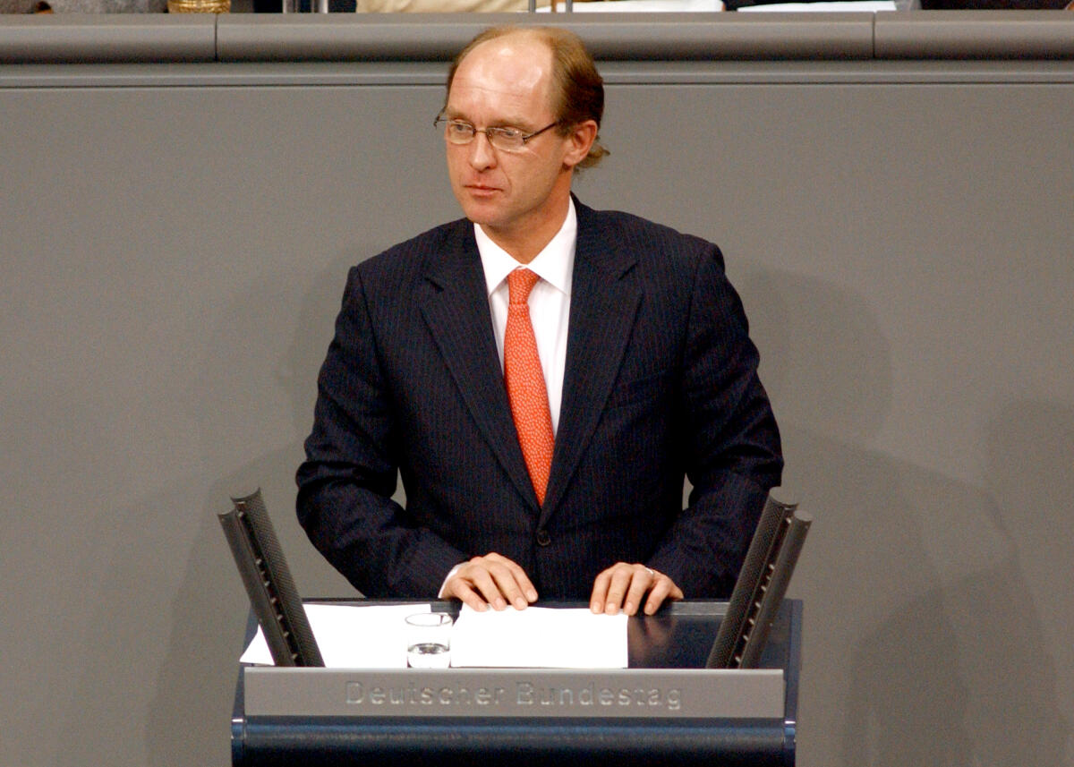 Bismarck, Carl-Eduard von Carl-Eduard von Bismarck, MdB, CDU/CSU, Rede im Deutschen Bundestag, TOP 6, Thema: Beitritt Bulgarien und Rumänien zur EU.; Bundestagsabgeordneter, Abgeordneter, Rednerpult