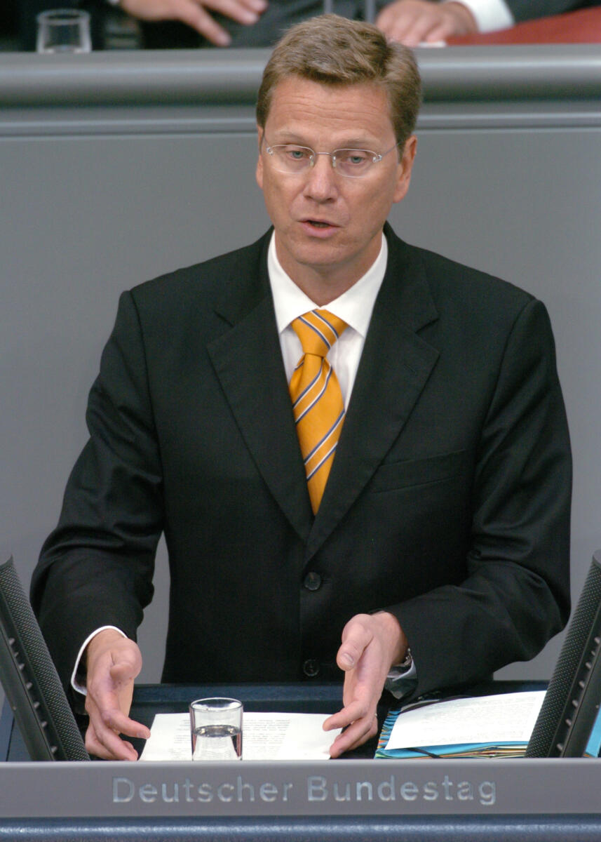 Westerwelle, Guido Dr. Guido Westerwelle, MdB, FDP, Rede, Deutscher Bundestag, 50. Sitzung, TOP 2, Thema: VN-Mission im Libanon, Redner 7.; Rednerpult.